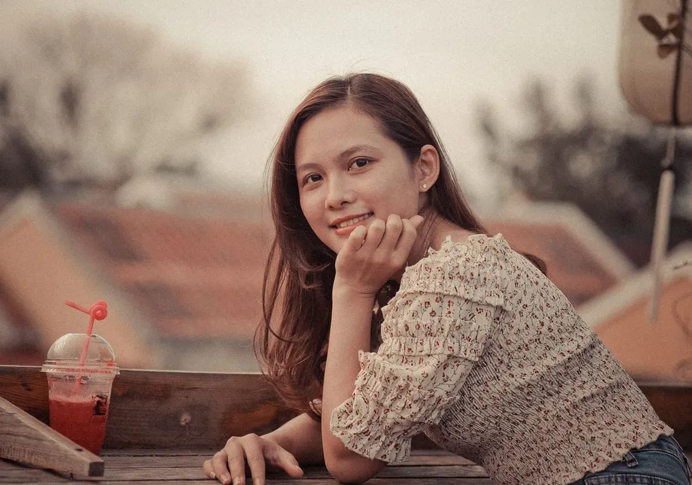 Illustrative portrait for Sophie Gu